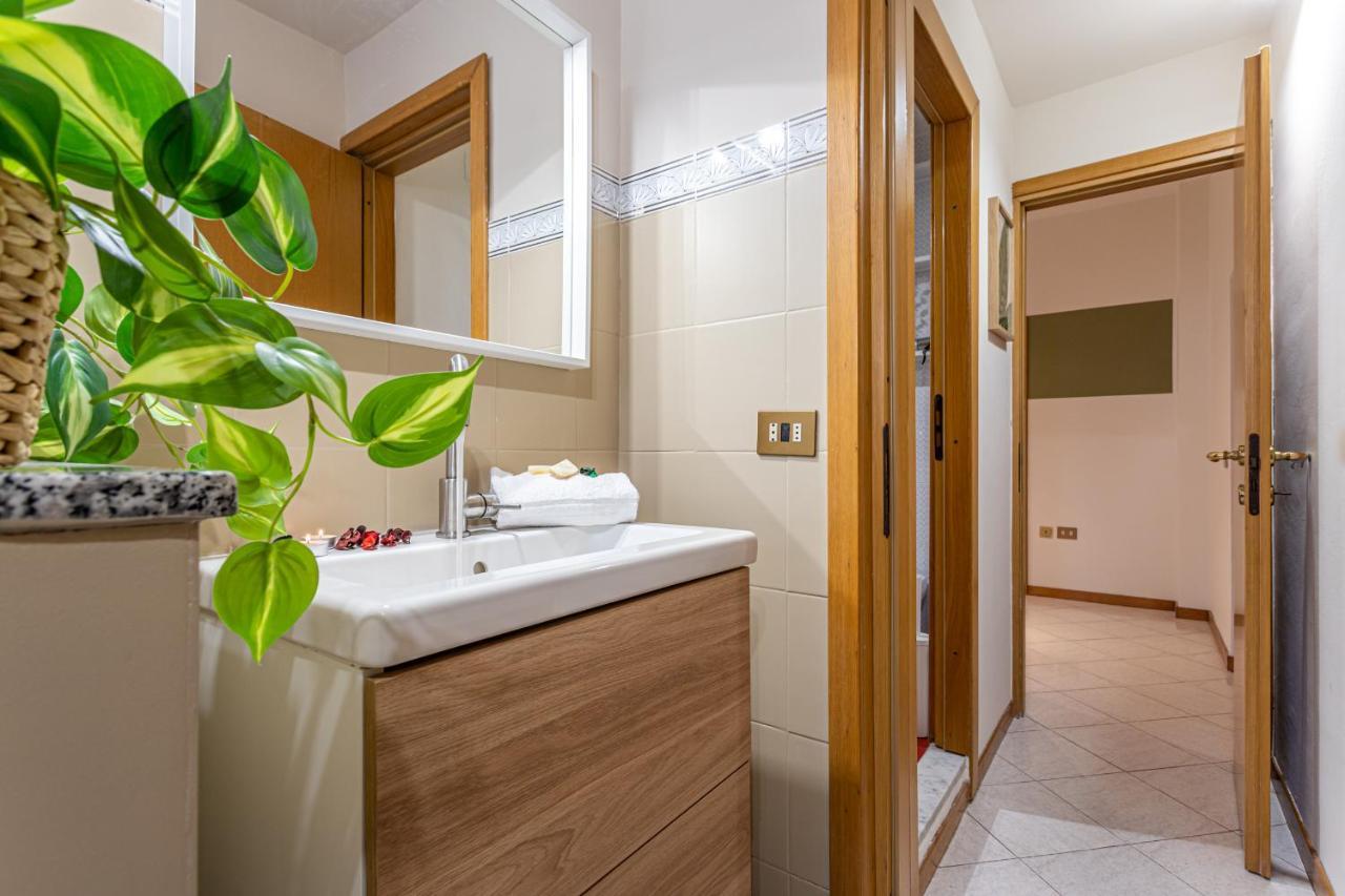 Bubbles Home A Piazza Trilussa In Trastevere Roma Exterior foto