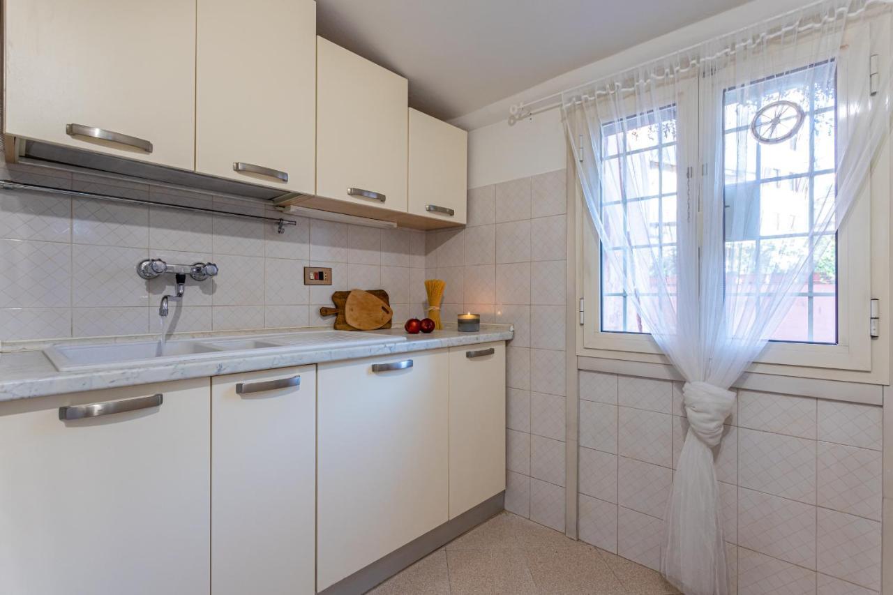 Bubbles Home A Piazza Trilussa In Trastevere Roma Exterior foto